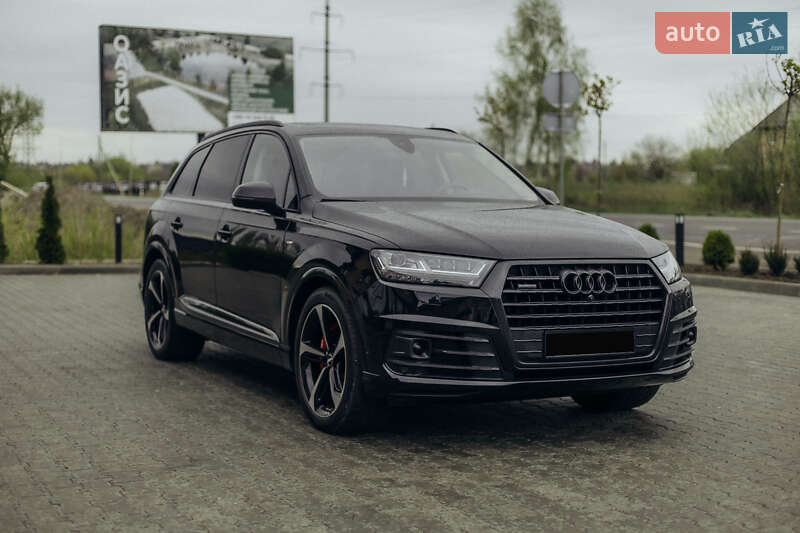 Внедорожник / Кроссовер Audi Q7 2016 в 