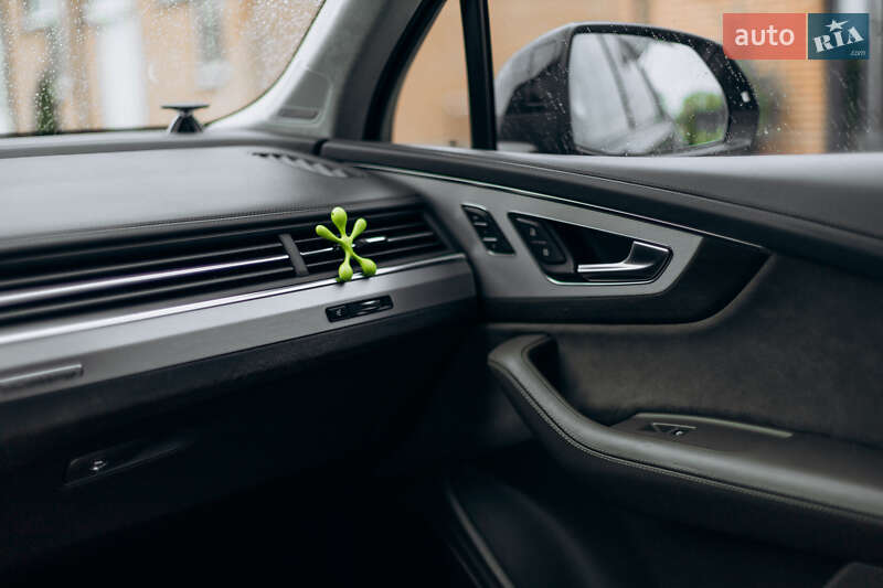 Внедорожник / Кроссовер Audi Q7 2016 в Луцке