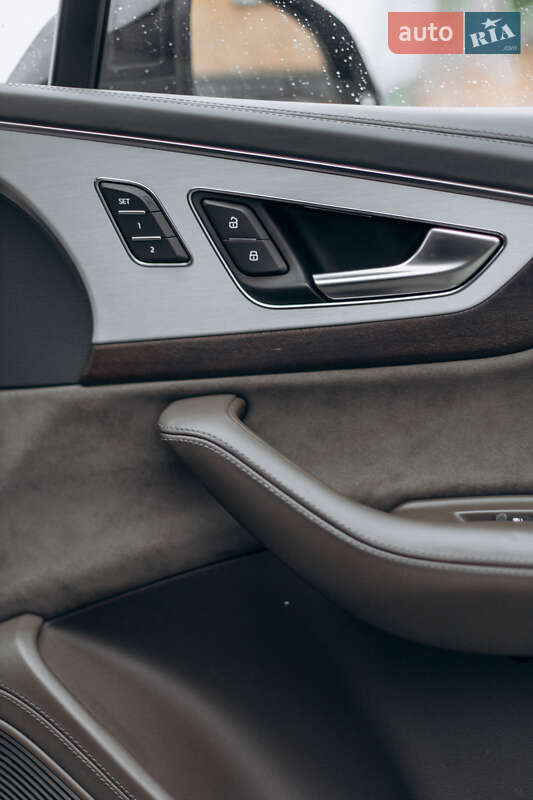 Внедорожник / Кроссовер Audi Q7 2016 в Луцке