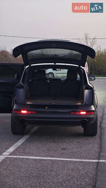 Внедорожник / Кроссовер Audi Q7 2006 в Черновцах