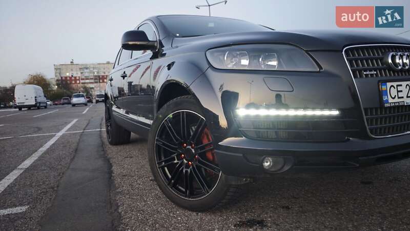 Внедорожник / Кроссовер Audi Q7 2006 в Черновцах