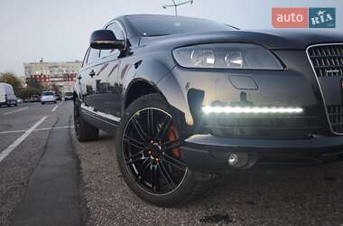 Внедорожник / Кроссовер Audi Q7 2006 в 