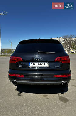 Внедорожник / Кроссовер Audi Q7 2014 в 