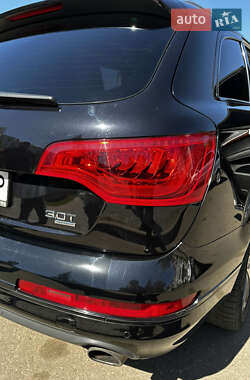 Внедорожник / Кроссовер Audi Q7 2014 в 