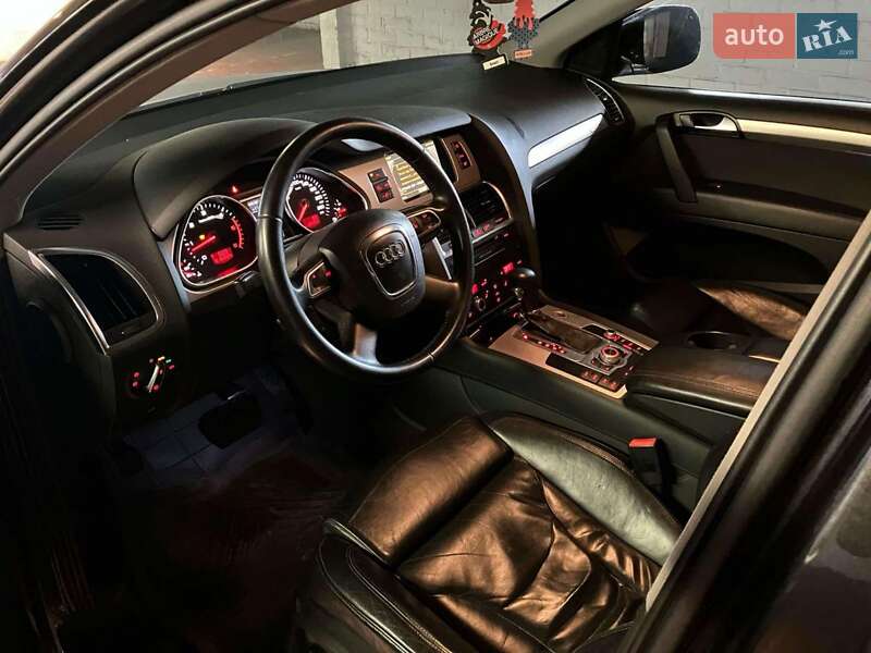 Внедорожник / Кроссовер Audi Q7 2010 в Надворной