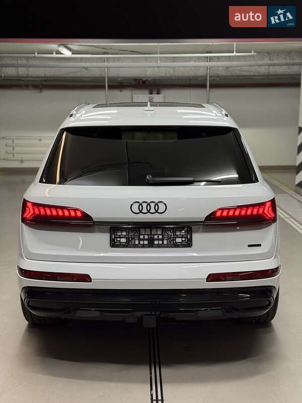Позашляховик / Кросовер Audi Q7 2022 в Києві
