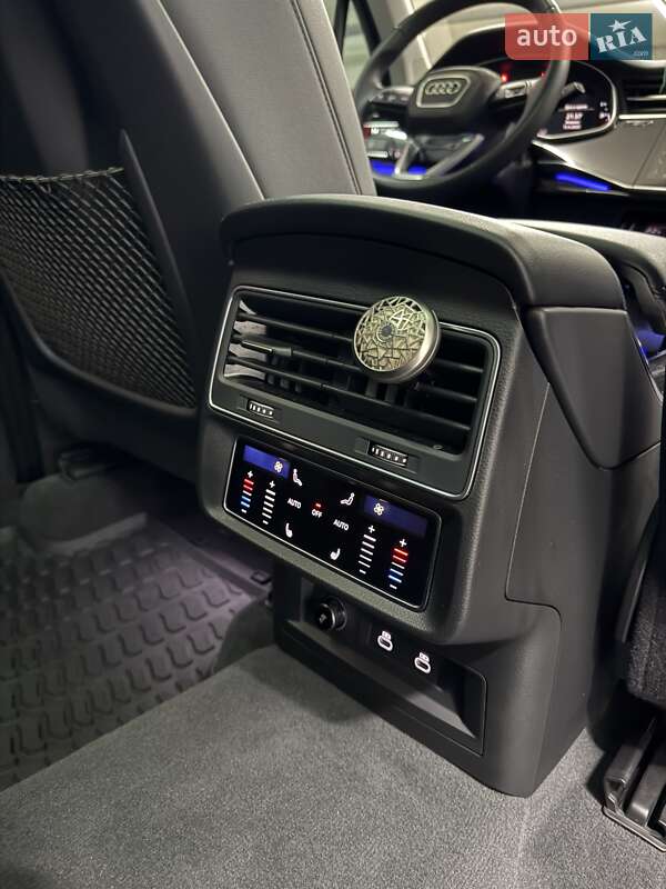 Позашляховик / Кросовер Audi Q7 2022 в Києві