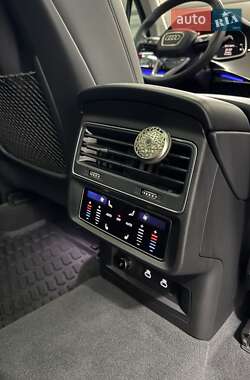 Внедорожник / Кроссовер Audi Q7 2022 в 