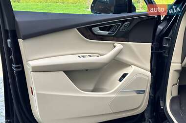 Внедорожник / Кроссовер Audi Q7 2018 в 