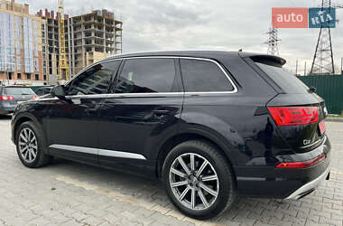 Внедорожник / Кроссовер Audi Q7 2017 в 