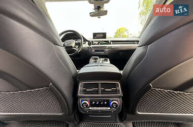 Внедорожник / Кроссовер Audi Q7 2016 в 