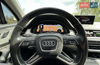 Внедорожник / Кроссовер Audi Q7 2016 в 