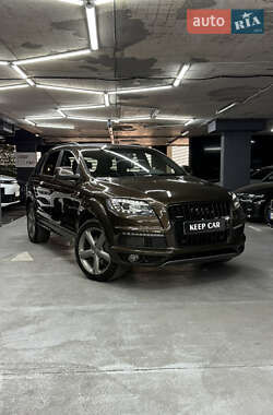 Внедорожник / Кроссовер Audi Q7 2015 в 