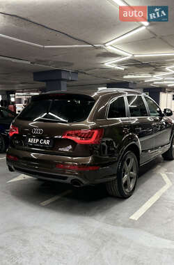 Внедорожник / Кроссовер Audi Q7 2015 в 