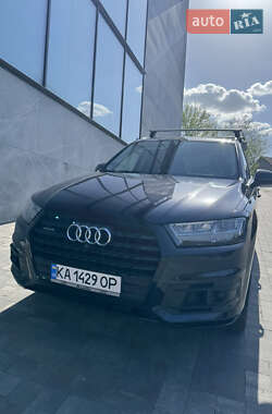 Позашляховик / Кросовер Audi Q7 2017 в 