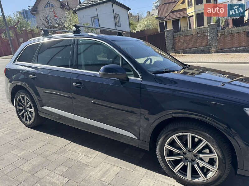 Внедорожник / Кроссовер Audi Q7 2017 в Киеве