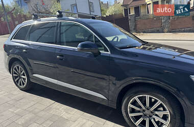 Позашляховик / Кросовер Audi Q7 2017 в 