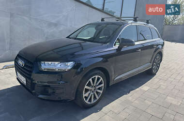 Позашляховик / Кросовер Audi Q7 2017 в 