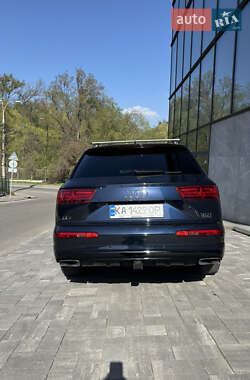 Позашляховик / Кросовер Audi Q7 2017 в 