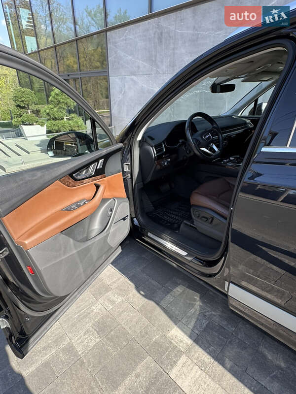 Внедорожник / Кроссовер Audi Q7 2017 в Киеве