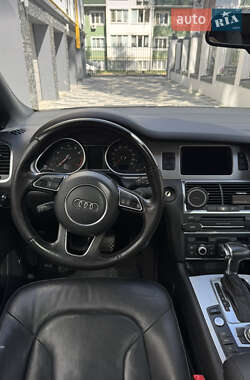 Позашляховик / Кросовер Audi Q7 2015 в 