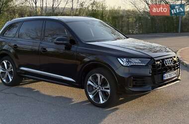 Внедорожник / Кроссовер Audi Q7 2020 в 