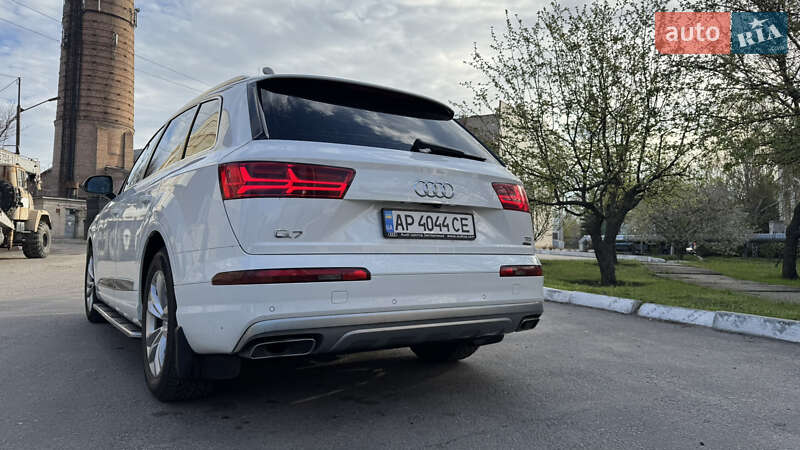 Позашляховик / Кросовер Audi Q7 2016 в Запоріжжі