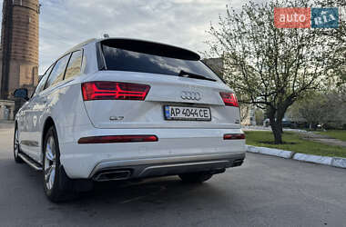 Позашляховик / Кросовер Audi Q7 2016 в 