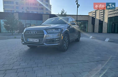 Позашляховик / Кросовер Audi Q7 2016 в 