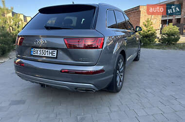 Позашляховик / Кросовер Audi Q7 2016 в 