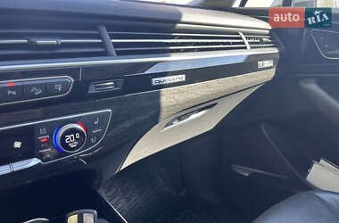 Внедорожник / Кроссовер Audi Q7 2015 в 
