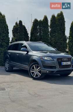 Внедорожник / Кроссовер Audi Q7 2015 в 