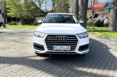 Внедорожник / Кроссовер Audi Q7 2018 в 