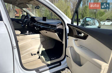 Внедорожник / Кроссовер Audi Q7 2018 в 