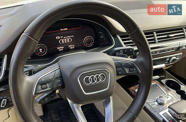 Внедорожник / Кроссовер Audi Q7 2018 в 