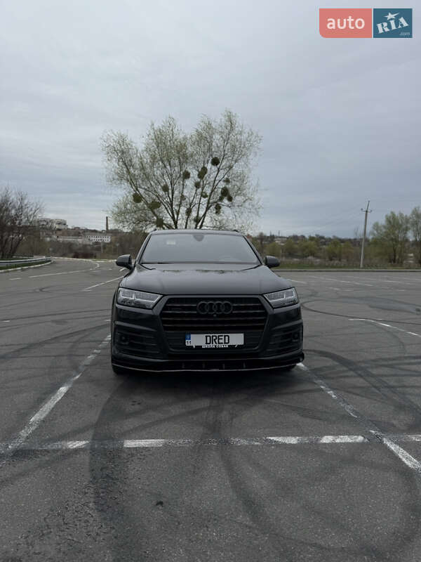 Внедорожник / Кроссовер Audi Q7 2017 в Буче