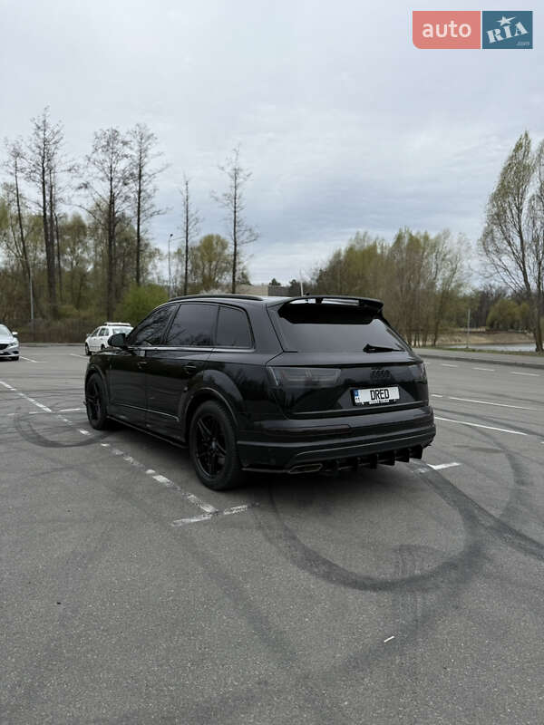 Внедорожник / Кроссовер Audi Q7 2017 в Буче