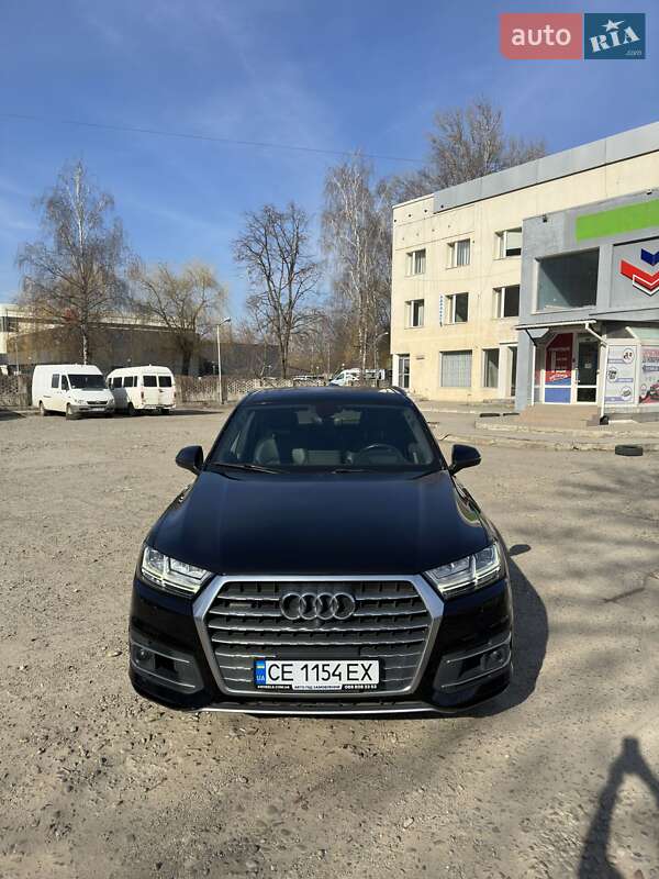 Внедорожник / Кроссовер Audi Q7 2017 в Черновцах