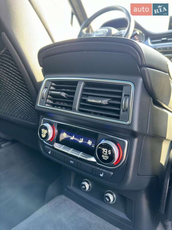 Внедорожник / Кроссовер Audi Q7 2017 в Черновцах