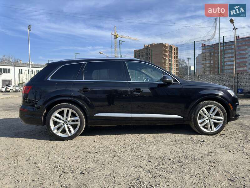 Внедорожник / Кроссовер Audi Q7 2017 в Черновцах