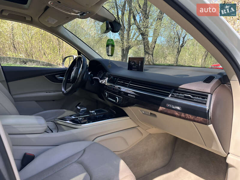 Позашляховик / Кросовер Audi Q7 2016 в Києві фото 25 Позашляховик / Кросовер Audi Q7 2016 в Києві