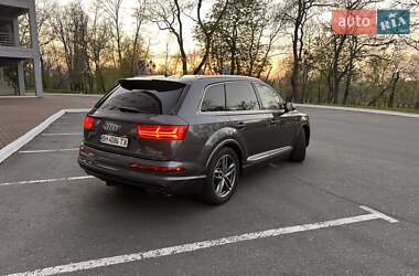 Внедорожник / Кроссовер Audi Q7 2018 в 