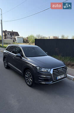 Внедорожник / Кроссовер Audi Q7 2018 в 