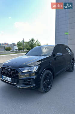 Внедорожник / Кроссовер Audi Q7 2020 в 