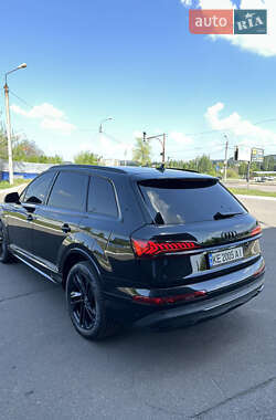 Внедорожник / Кроссовер Audi Q7 2020 в 