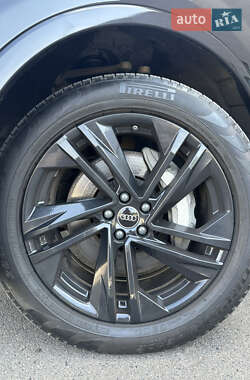 Внедорожник / Кроссовер Audi Q7 2020 в 