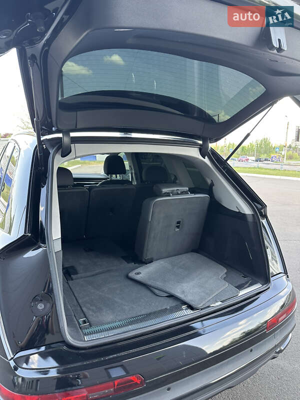 Внедорожник / Кроссовер Audi Q7 2020 в Кривом Роге