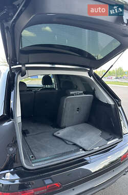 Внедорожник / Кроссовер Audi Q7 2020 в 