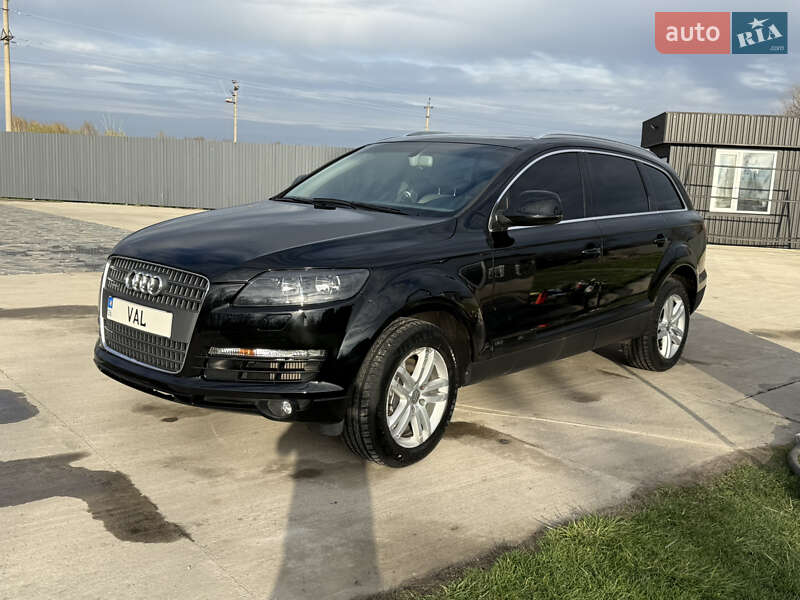 Внедорожник / Кроссовер Audi Q7 2009 в 