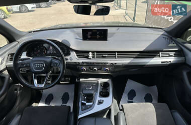 Внедорожник / Кроссовер Audi Q7 2016 в 